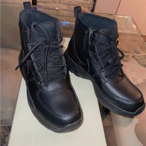 Boys Nike Air boots